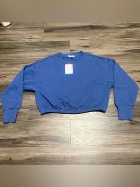 Cropped Long Sleeve Crewneck Sweatshirt - Blue